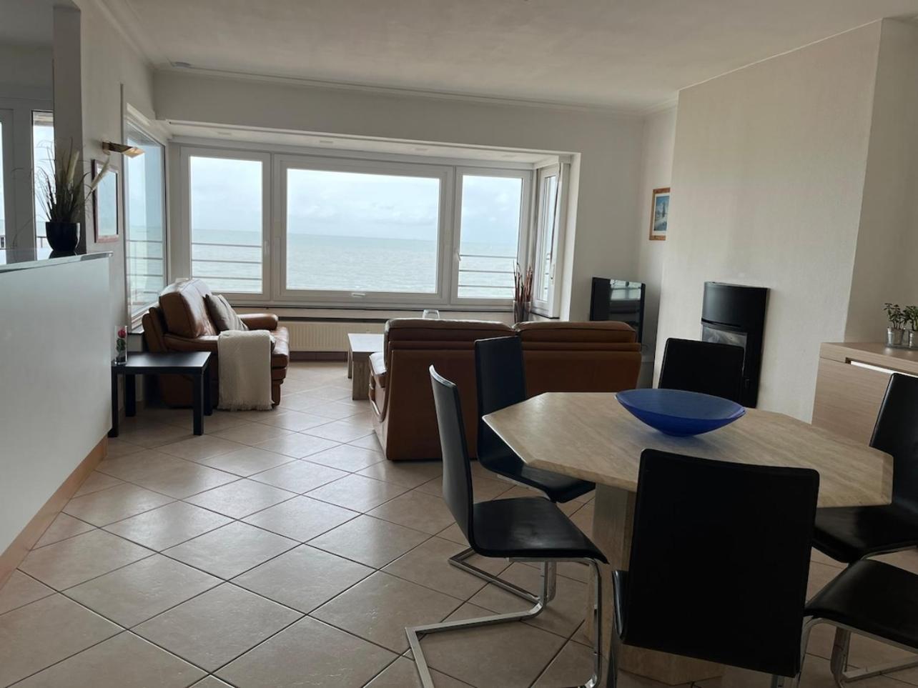 Bright Apartment With Sea View Oostende Dış mekan fotoğraf